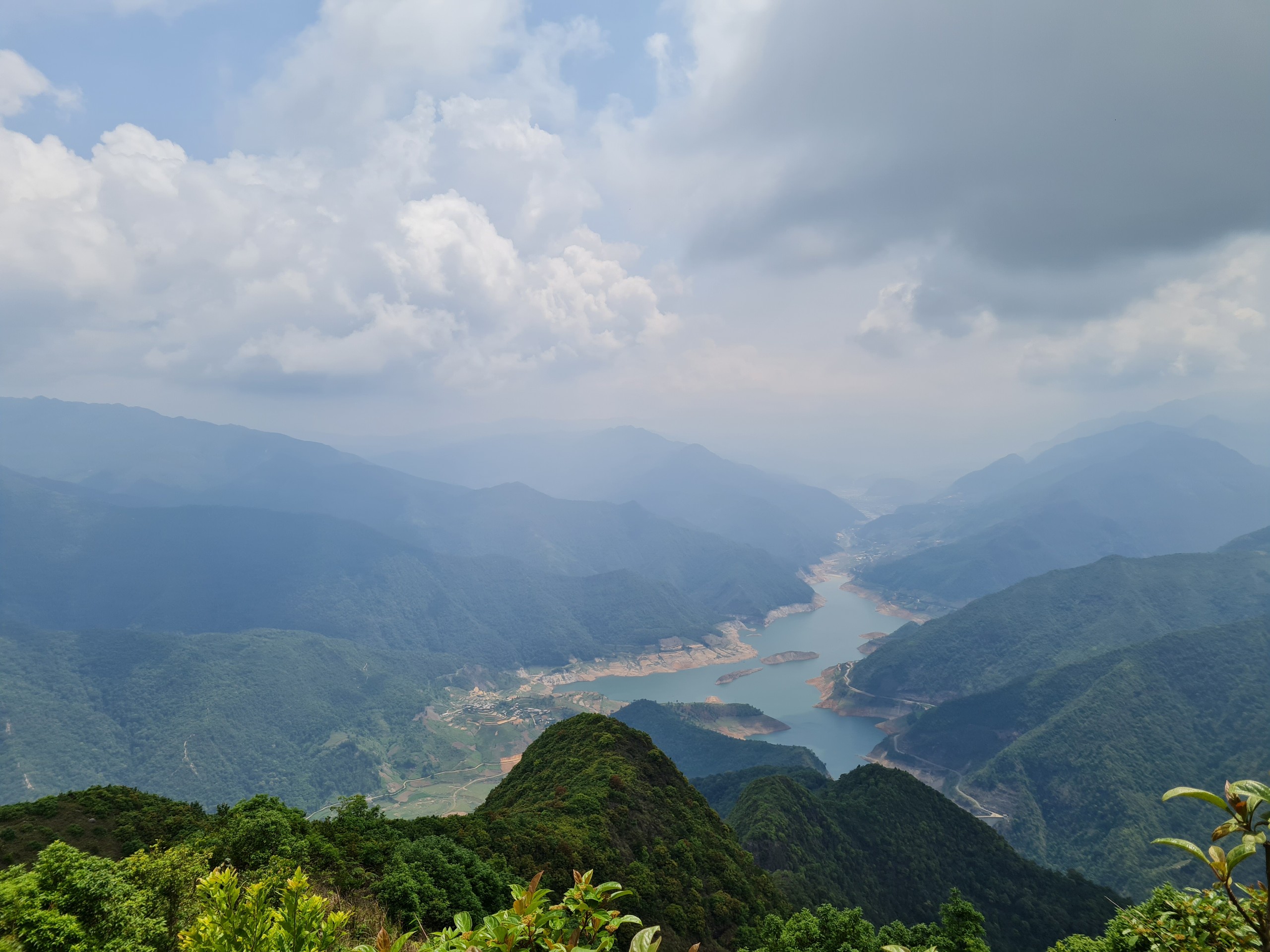 Thí điểm về quản lý, bảo vệ và phát triển rừng  bền vững tại một số lưu vực thủy điện nhỏ trên địa bàn tỉnh Sơn La