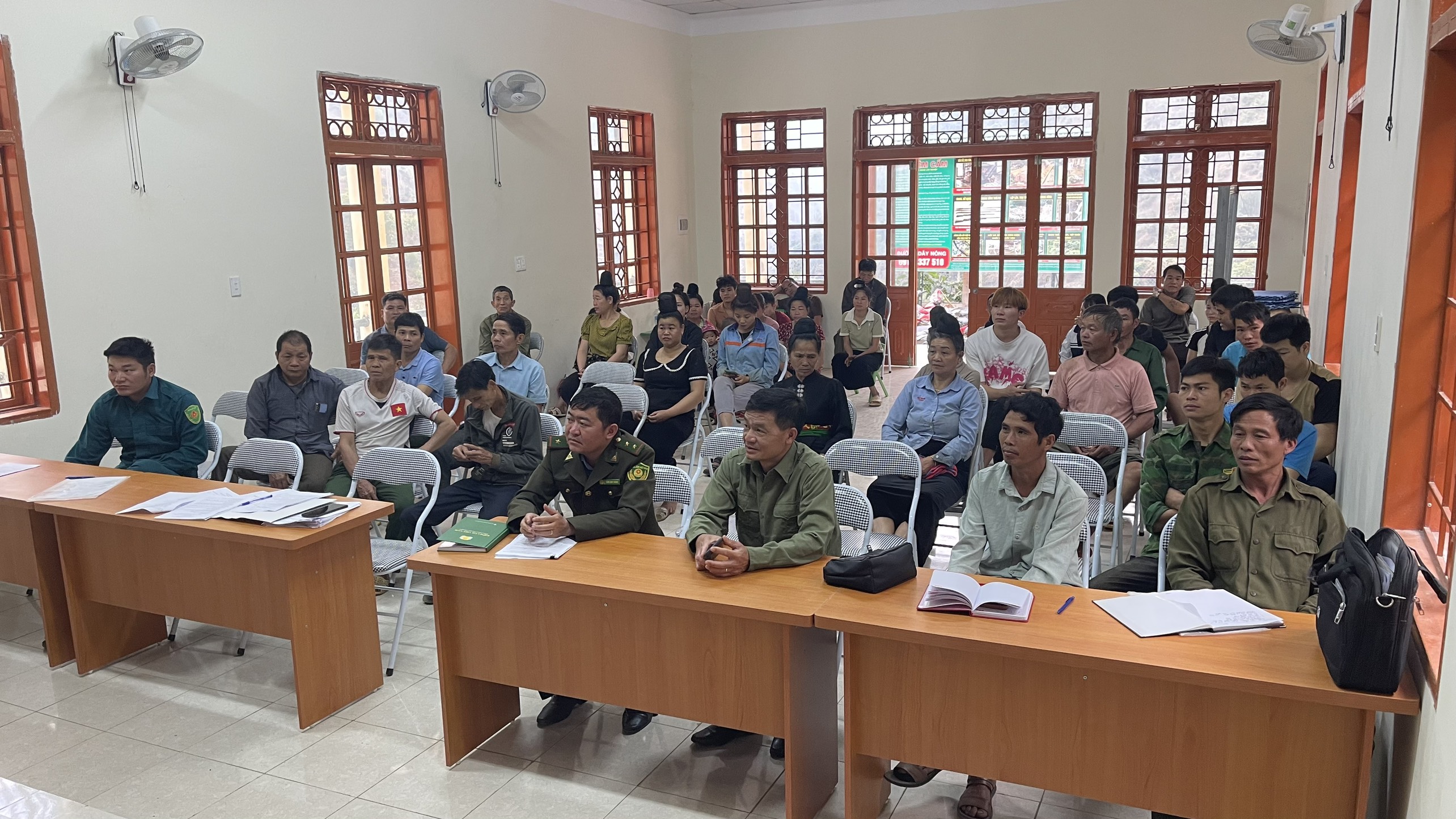   Tổ Hua Trai thực hiện họp tuyên truyền phòng cháy chữa cháy rừng mùa khô hanh năm 2025