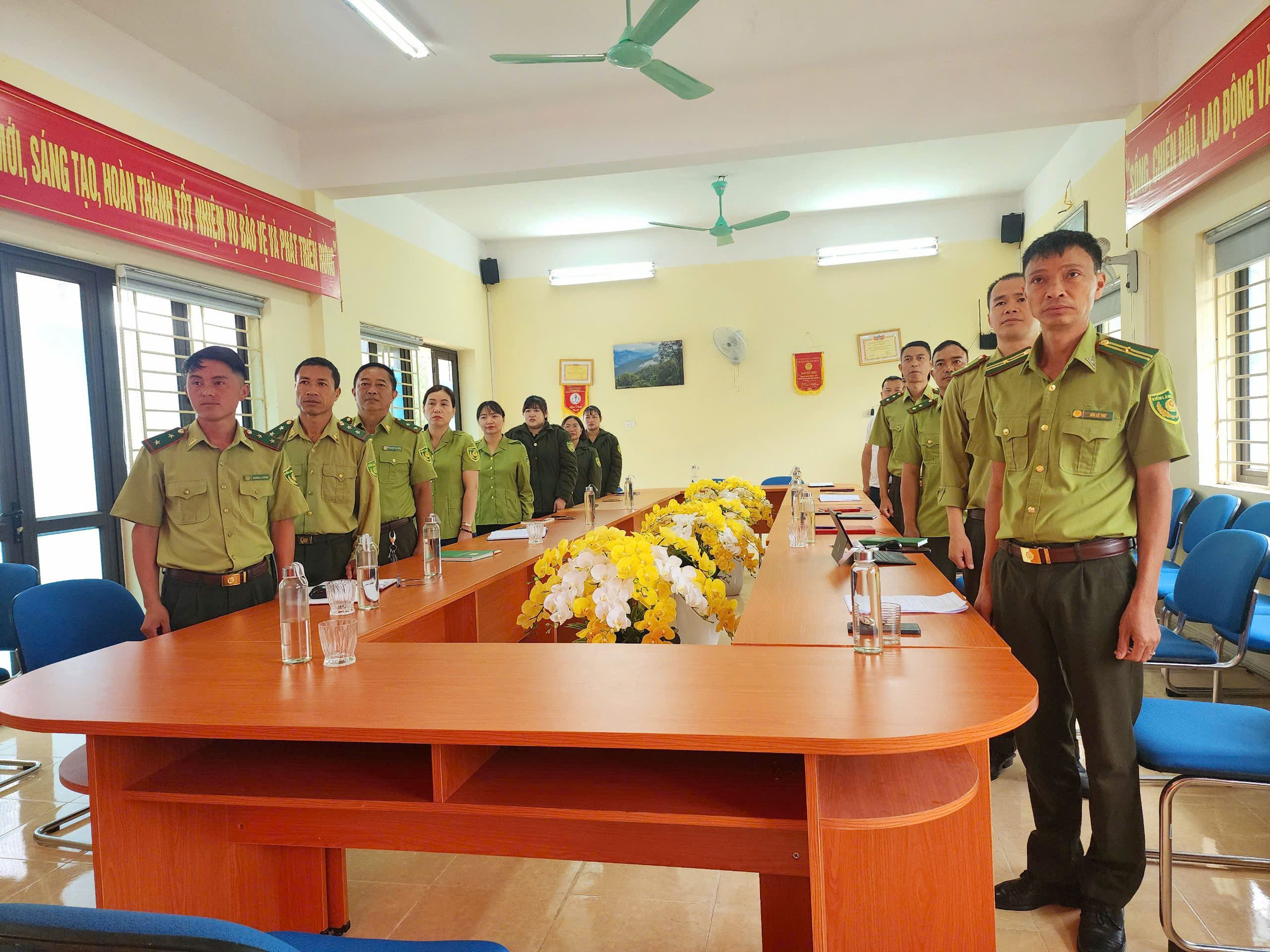   Sinh hoạt dưới cờ tháng 7 năm 2025  tại Ban quản lý khu bảo tồn thiên nhiên Mường La