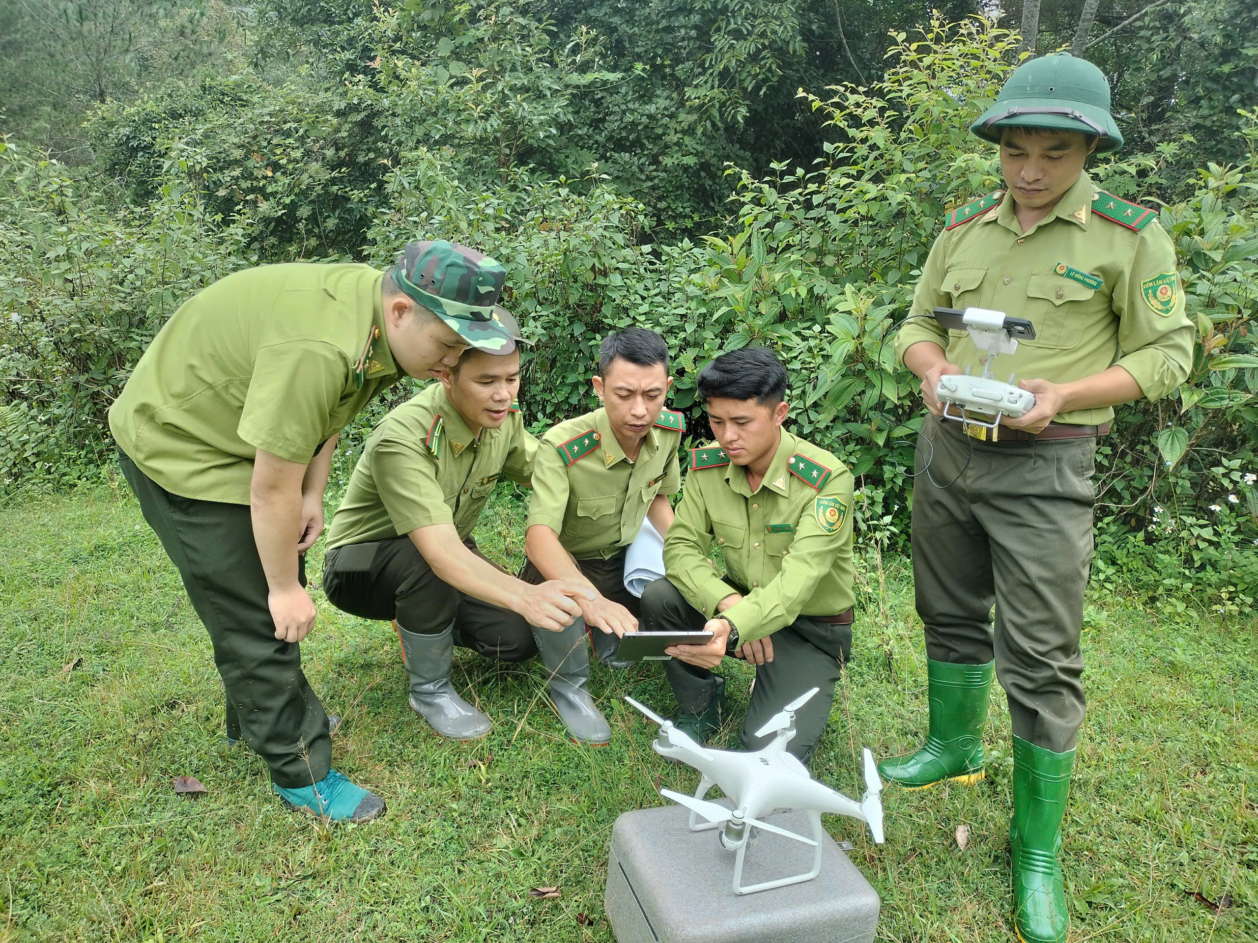 Thực hành sử dụng thiết bị UAV tại Ban quản lý Khu bảo tồn thiên nhiên Mường La
